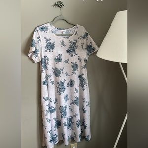 LuluaRoe Carly floral shift dress